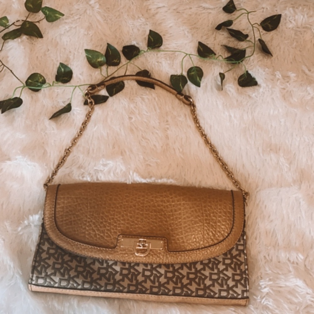 New DKNY Shoulder Bag leather!